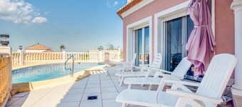 Pet friendly home in Dénia with kitchen