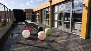 Outdoor dining - Luxurious private room in Amsterdam in a shared Co-Working space (Amsterdam)