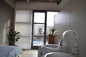 1 間睡房、書桌、Wi-Fi、床單