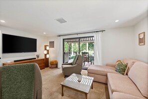 TV, fireplace, stereo - Modern Home with Heated Pool and Hot Tub (Palm Springs)