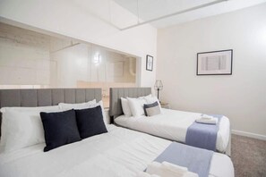 5 bedrooms, desk, iron/ironing board, WiFi - 5BR CozySuites The Block Direct Skybridge Access (Indianapolis)