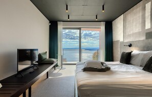 5 bedrooms, iron/ironing board, travel cot, free WiFi