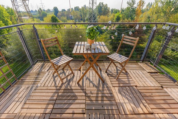 Balcony - Symboliczna Apartment Warsaw by Renters (Warsaw)
