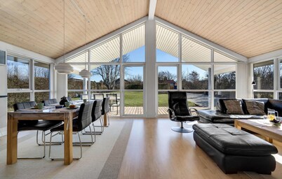 Stunning home in Esbjerg V with kitchen
