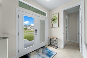 Interior - Modern Heated Pool Home Close To Downtown Shopping (North Port)