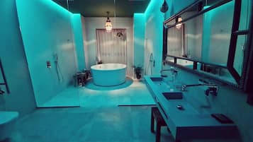 Habitación doble superior | Bañera de hidromasaje privada