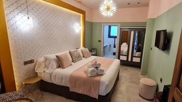 Egyptian cotton sheets, premium bedding, down duvets, in-room safe