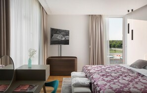 Iron/ironing board, free WiFi, bed sheets - Lovely home in Bale with private swimming pool, can be inside or outside (Bale)