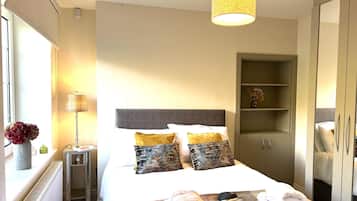 House | 4 bedrooms, iron/ironing board, free WiFi, bed sheets