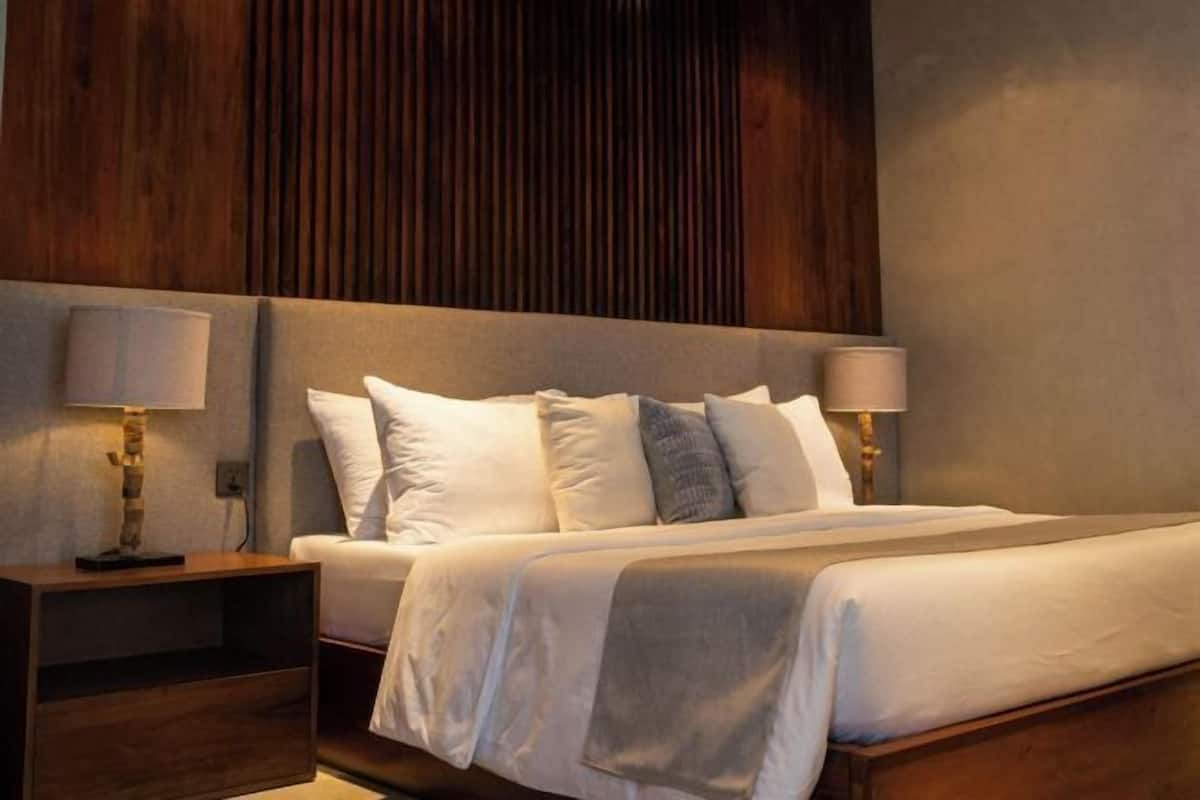 1 soverom, minibar, safe på rommet og individuelt dekorert