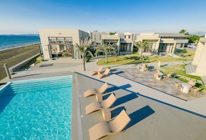 Outdoor pool - TANA Beach Villas (Lian)