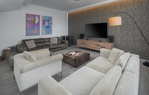 TV, DVD player, stereo - Nice home in Porec with sauna (Porec)