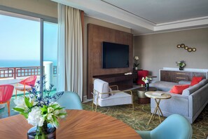 Deluxe Suite, 1 Bedroom | Living room