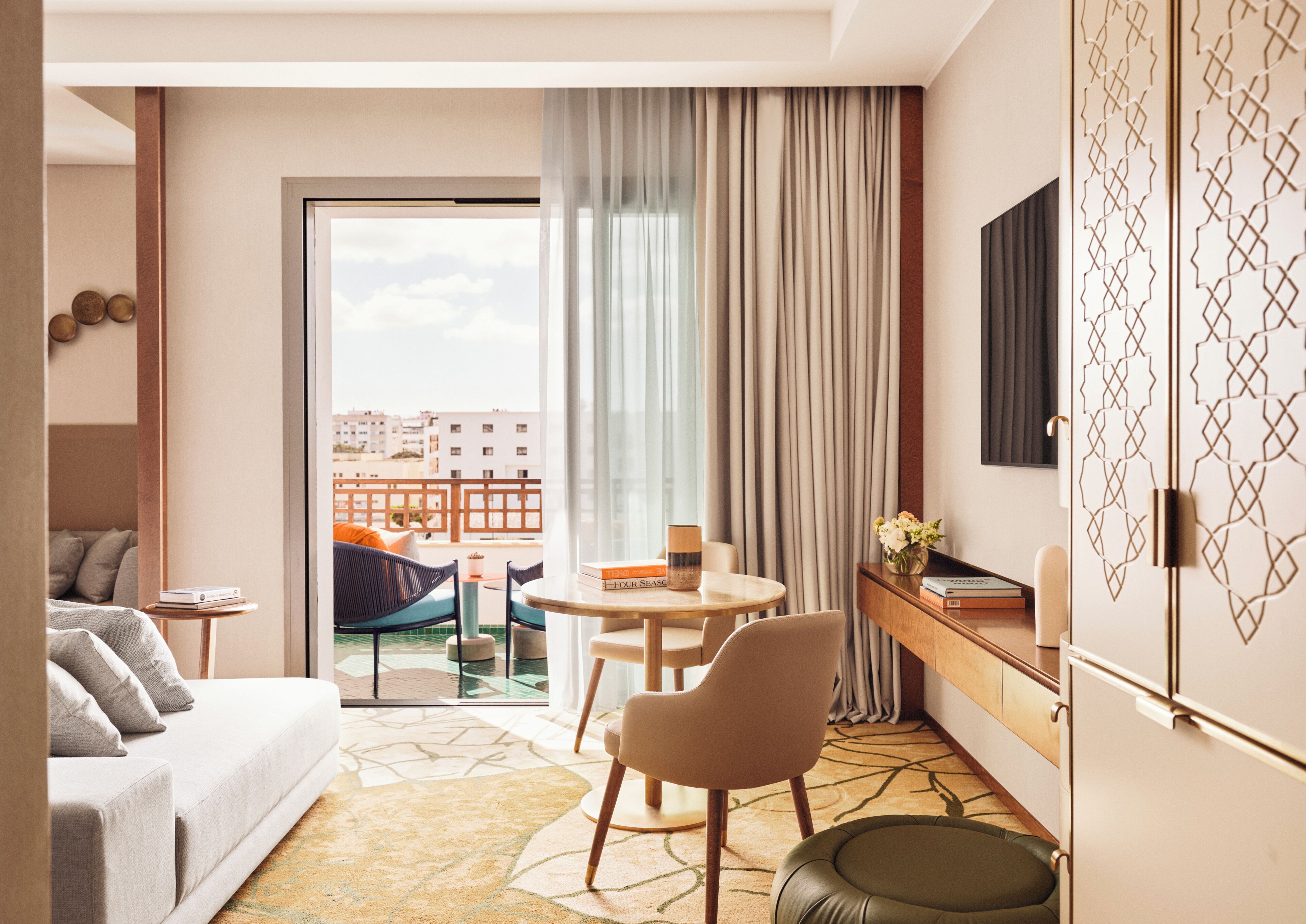 Superior Room (King) | City view