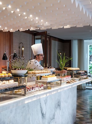 Desayuno buffet todos los días (con cargo)