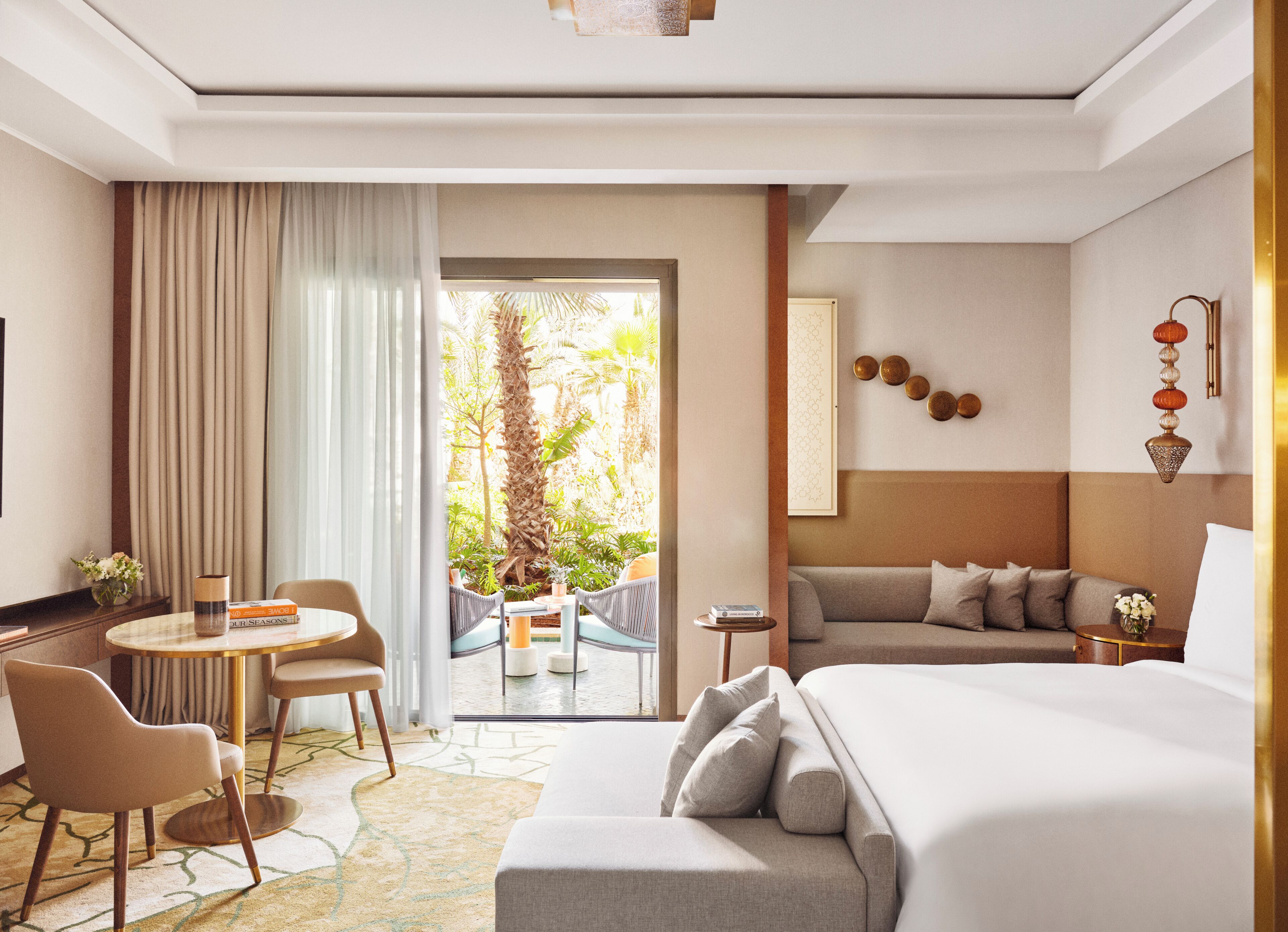 Egyptian cotton sheets, premium bedding, pillowtop beds, minibar