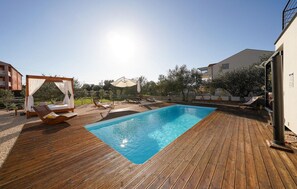 A heated pool - Beach front home in Sukosan (Sukosan)