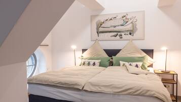 1 bedroom, travel crib, WiFi, bed sheets