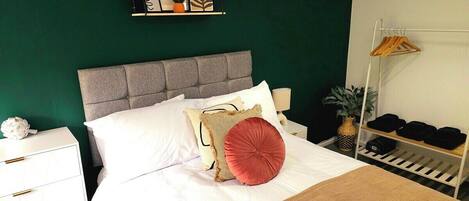 2 soverom, strykejern/-brett, wi-fi (inkludert) og sengetøy