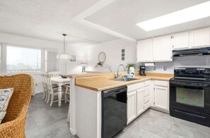 冰箱、微波炉、烤箱、炉灶