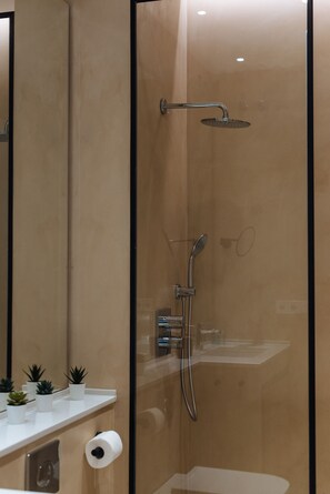 Bathroom - Eva Recommends Castellar Pool & Terrace (Seville)