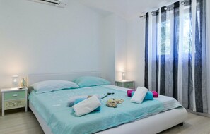 3 Schlafzimmer, Reisekinderbett, kostenloses WLAN, Bettwäsche