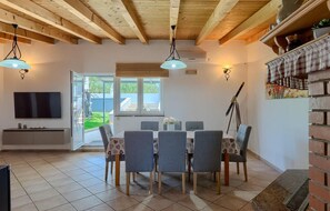 Dining - Gorgeous home in Pula (Pula)