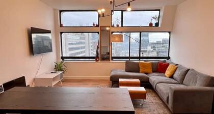 City view 2 bed flat in the heart of Manchester.