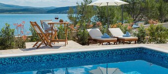 Nice home in Pridraga