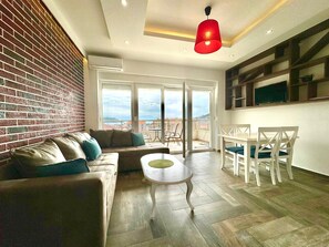 Lägenhet Superior | Vardagsrum | LCD-tv