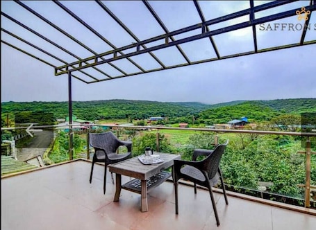 Vista frontal de la propiedad