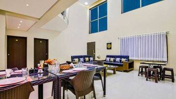 Executive Double Room | Desk, soundproofing