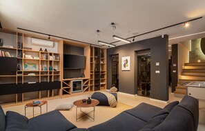 TV, fireplace, foosball, stereo - Cozy home in Jezera with sauna (Jezera)