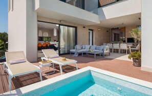 Outdoor dining - Cozy home in Jezera with sauna (Jezera)