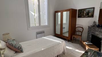 3 chambres, fer et planche Ă repasser, Wi-Fi, draps fournis