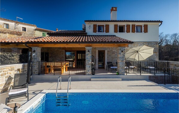 Pool - Beautiful home in Buzet with sauna (Buzet)