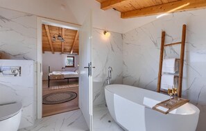 Douche, sèche-cheveux