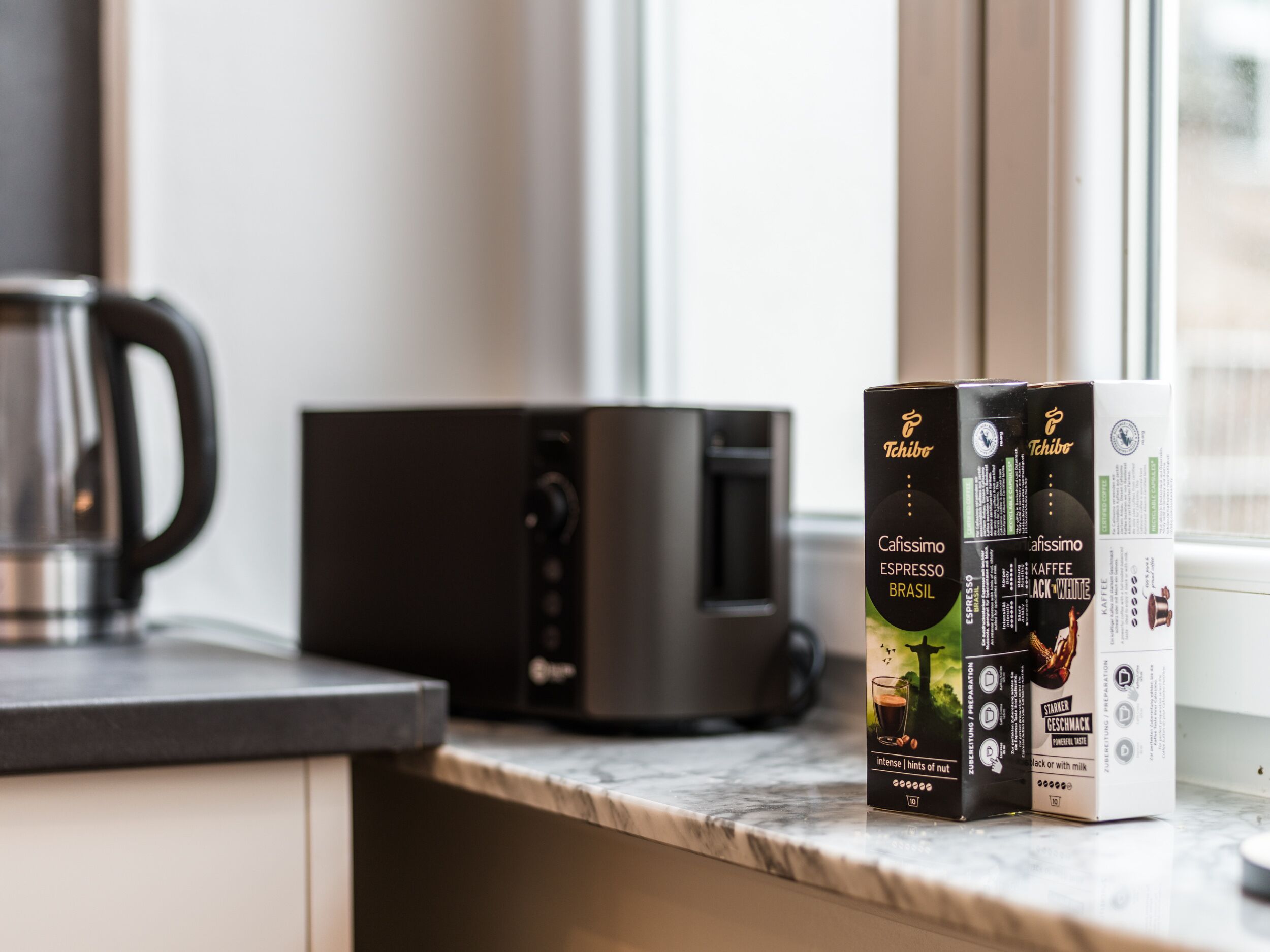 Kaffee und/oder Kaffeemaschine