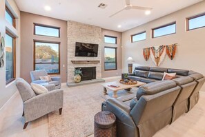 Smart TV, fireplace, DVD player, offices