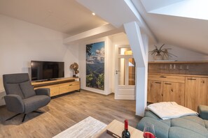 Smart TV - Moderne Ferienwohnungen im Seesener Bahnhof. Perfekt für Urlaub & Geschäftsreise (Seesen)