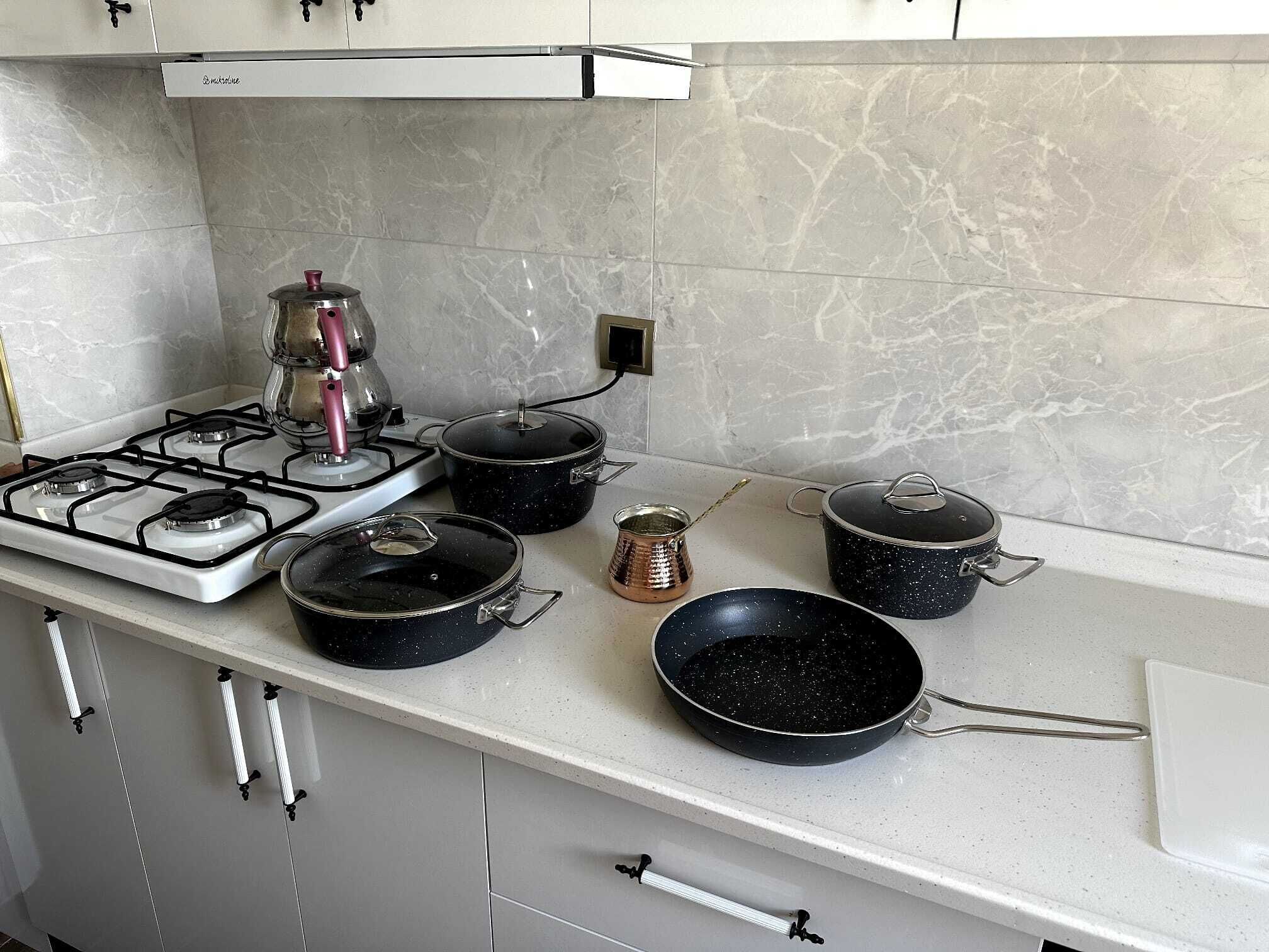 미니 냉장고, 쿡탑, 전기 주전자, 그리들