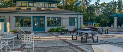 屋外ダイニングエリア