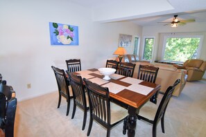 Dining - 2 bedroom, 2 bath condo on Tidewater Golf Course. (North Myrtle Beach)