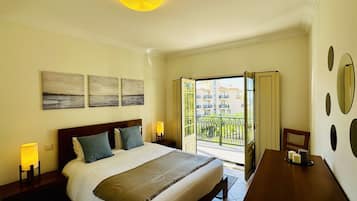 1 Schlafzimmer, Schreibtisch, Bügeleisen/Bügelbrett