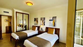 1 Schlafzimmer, Schreibtisch, Bügeleisen/Bügelbrett
