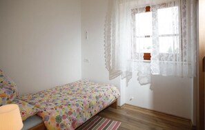 4 chambres, fer et planche à repasser, lit parapluie, Wi-Fi gratuit