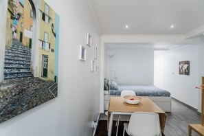 Bügeleisen/Bügelbrett, WLAN, Bettwäsche