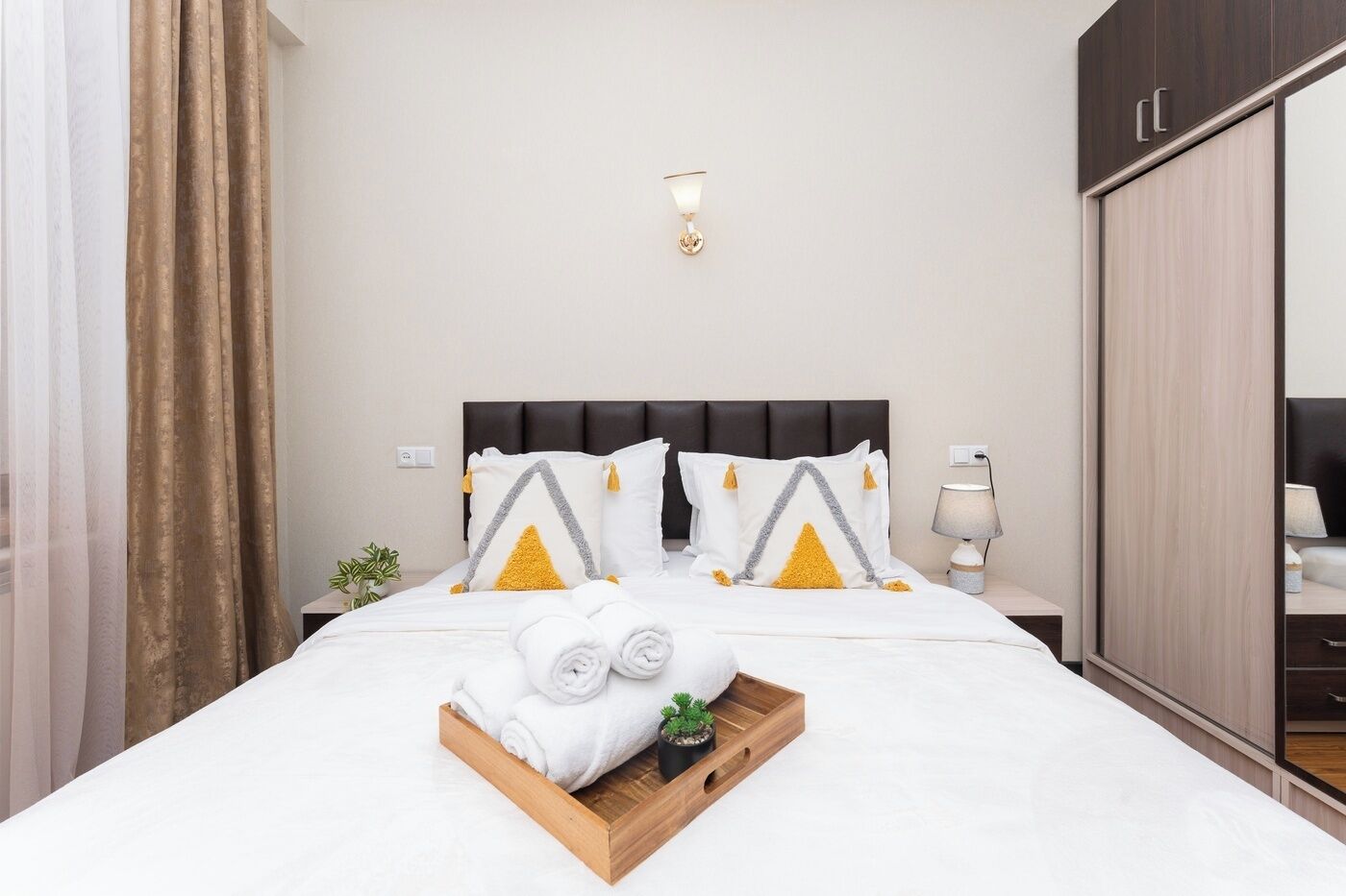 Departamento familiar | 2 habitaciones, ropa de cama de alta calidad y escritorio 