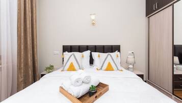 Departamento familiar | 2 habitaciones, ropa de cama de alta calidad y escritorio