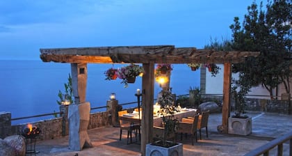 Grand villa on the Cantabrian Sea. Sweeping views, luxurious accommodation